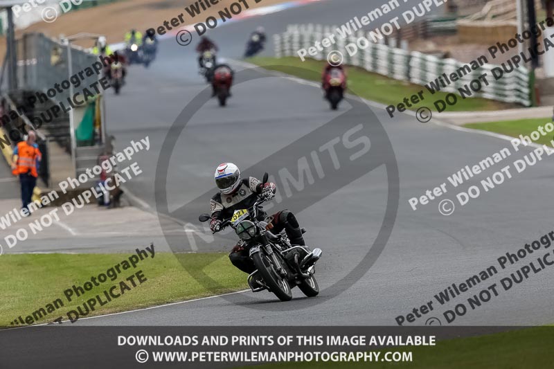 Vintage motorcycle club;eventdigitalimages;mallory park;mallory park trackday photographs;no limits trackdays;peter wileman photography;trackday digital images;trackday photos;vmcc festival 1000 bikes photographs